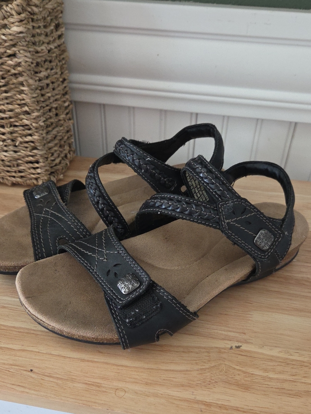 Earth Origins Leather Womens Sandals 7.5